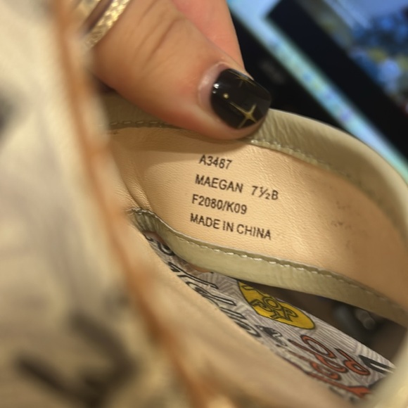 RARE Coach Maegan Graffiti Heels - Picture 6 of 6